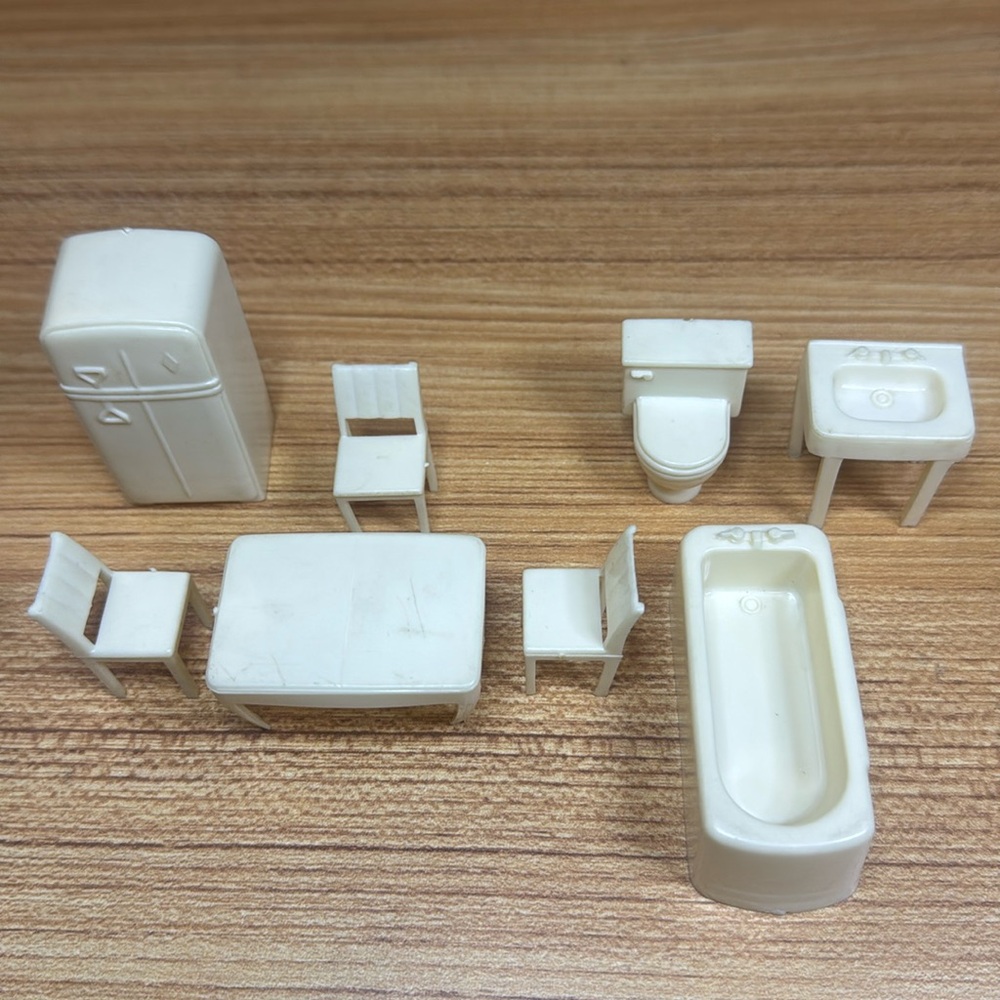 Lot of 8 Vintage Eagle Toys Miniature Dollhouse Furniture